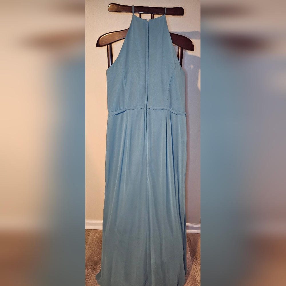 Beautiful Formal Dress - Picture 3 of 4